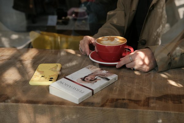 What are the steps to cook a hearty beef Wellington?